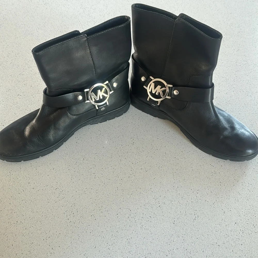 🍍 Michael Kors Fulton Leather Biker Bootie, Black 8.5🍍S7